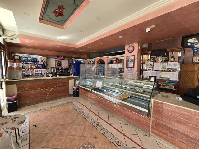 Locale in vendita di 100 m²