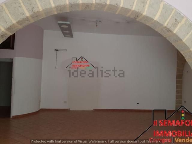 Locale in vendita di 100 m²