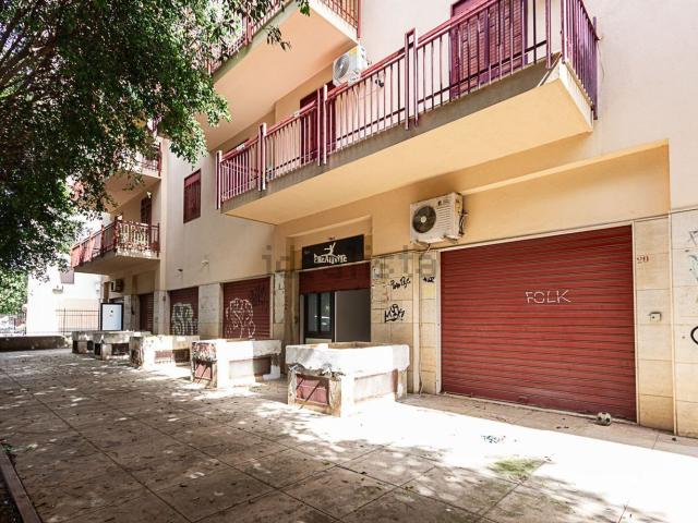 Locale in vendita di 100 m² in Via Corradino di Svevia, 16