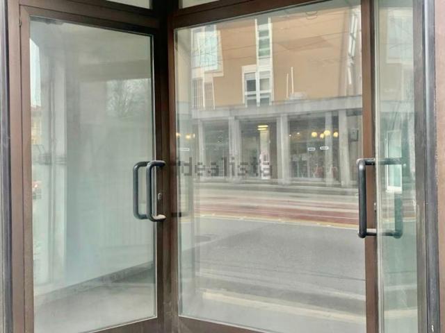 Locale in vendita di 100 m² in Via Cavallotti