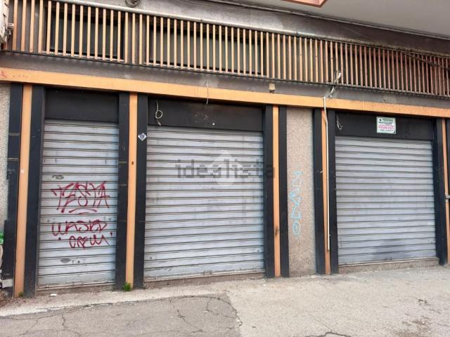Locale in vendita di 100 m² in Via Carlo Ciampitti, 46