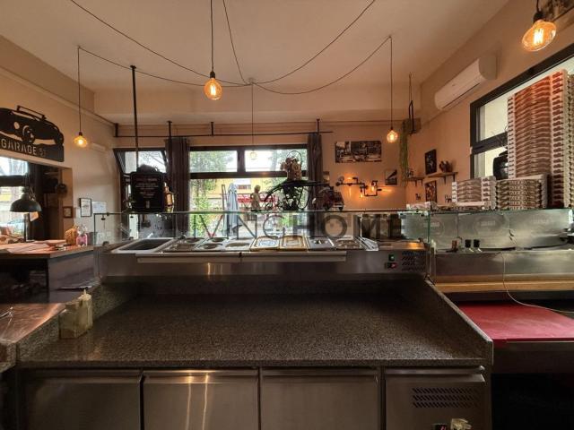 Locale in vendita di 100 m² in Via Antonio Gramsci, 18