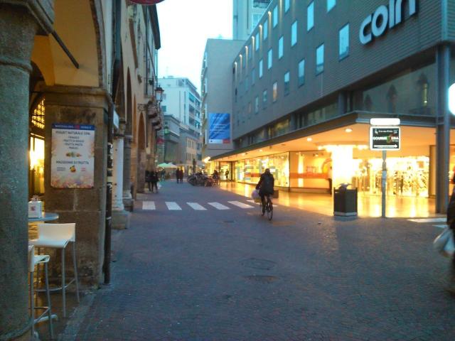 Locale in vendita di 100 m² in Via Altinate