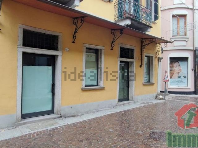 Locale in vendita di 100 m² in Via Alberganti