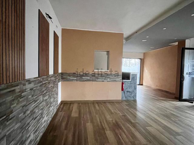 Locale in vendita di 100 m² in Via Alessandro Volta