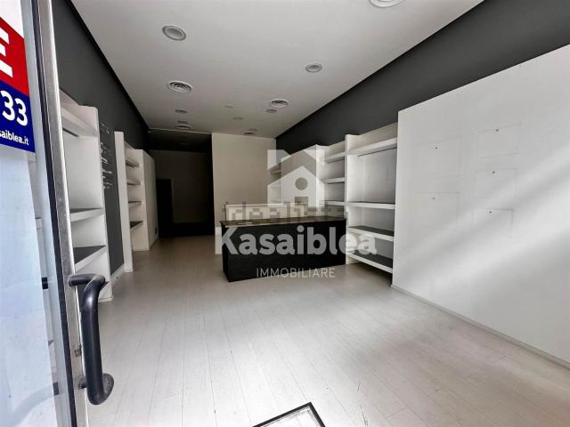 Locale in vendita di 100 m² in Via Archimede, 305