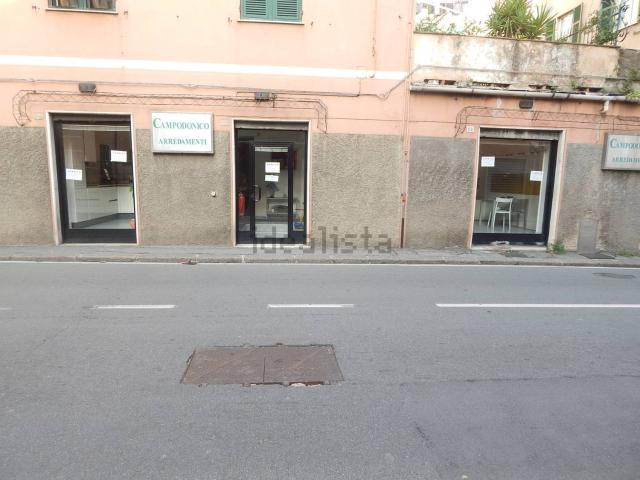 Locale in vendita di 100 m² in Via Borgoratti