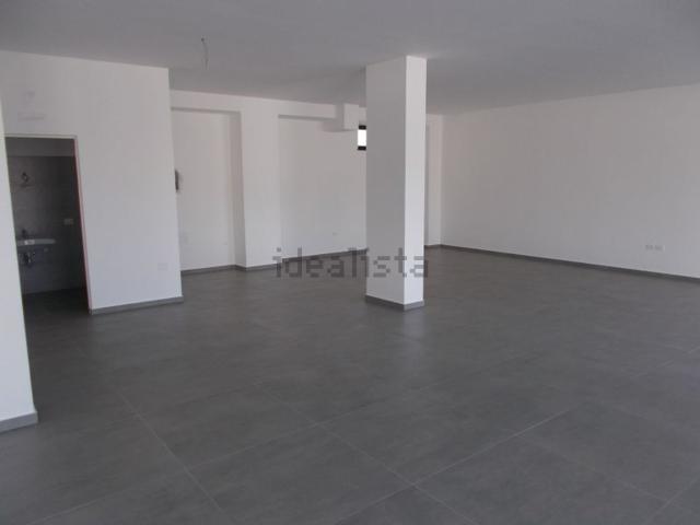 Locale in vendita di 100 m² in Via Basile G. B 17