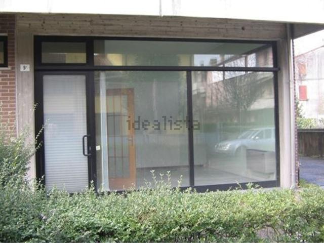 Locale in vendita di 100 m² in Via Beato Angelico, 5