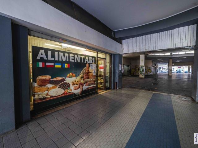 Locale in vendita di 100 m² in Via Benedetto Cairoli