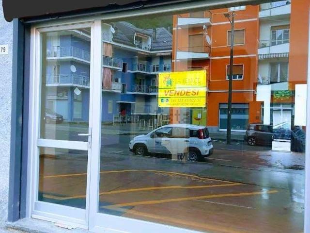 Locale in vendita di 100 m² in Via Bianchi, 83