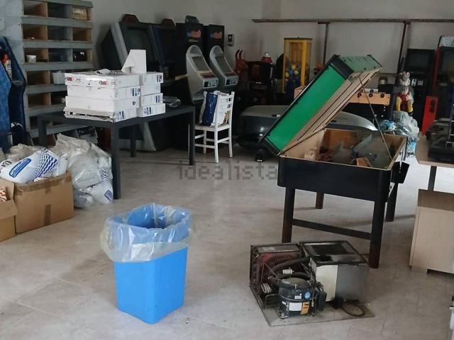 Locale in vendita di 100 m² in Via Garigliano