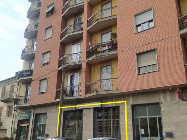 Locale in vendita di 100 m² in Via Giacomo Matteotti, 16