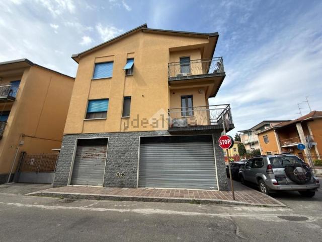 Locale in vendita di 100 m² in Via Giacomo Matteotti, 48