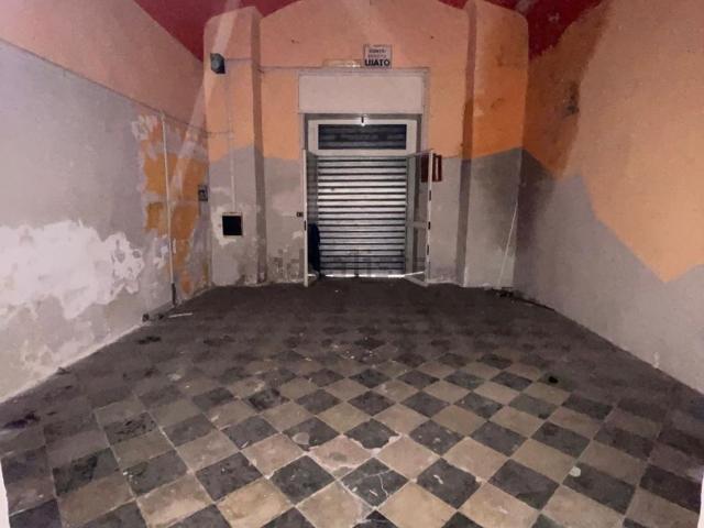Locale in vendita di 100 m² in Via Giovan Battista Castaldo