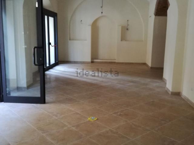 Locale in vendita di 100 m² in Via dei Marsi, 60
