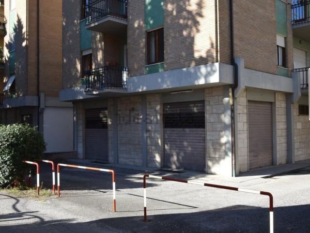 Locale in vendita di 100 m² in Via dei Martiri