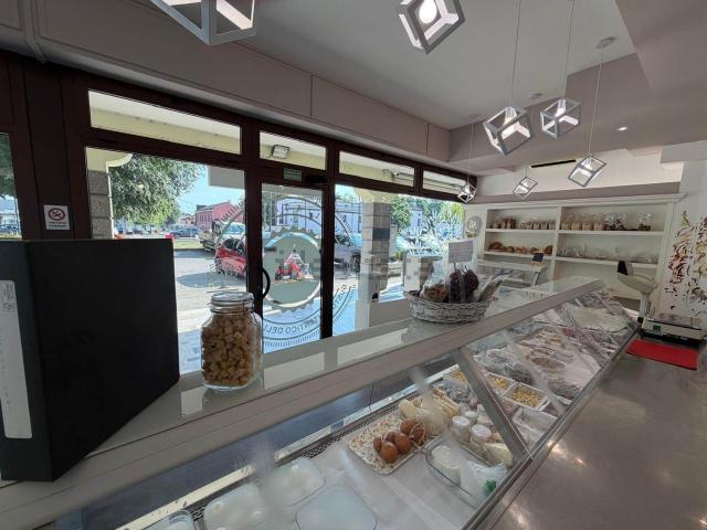 Locale in vendita di 100 m² in Via della Provvidenza
