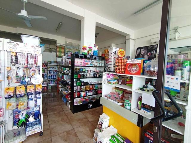 Locale in vendita di 100 m² in Via Enzo Giudice