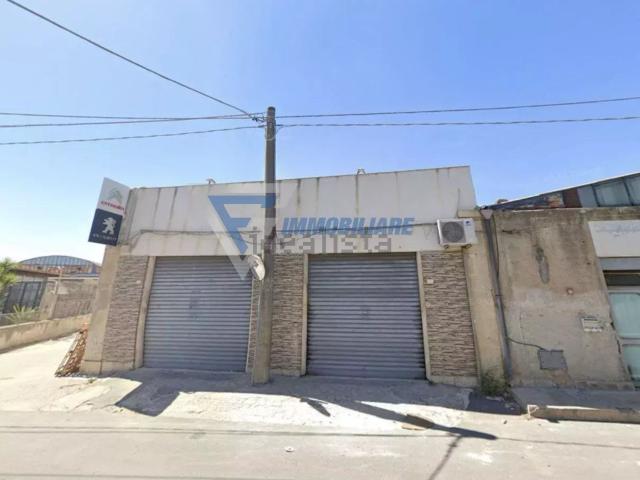Locale in vendita di 100 m² in Via Elorina