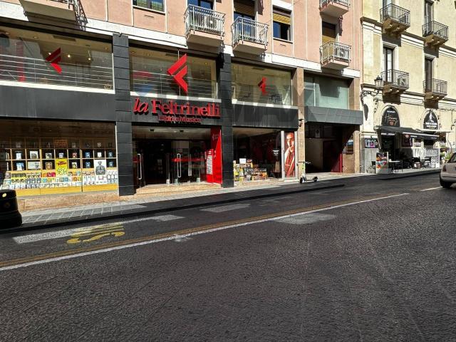 Locale in vendita di 100 m² in Via Etnea, 347