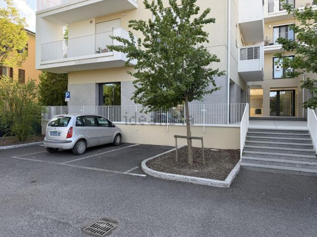 Locale in vendita di 100 m² in Via Eugenio Curiel, 13