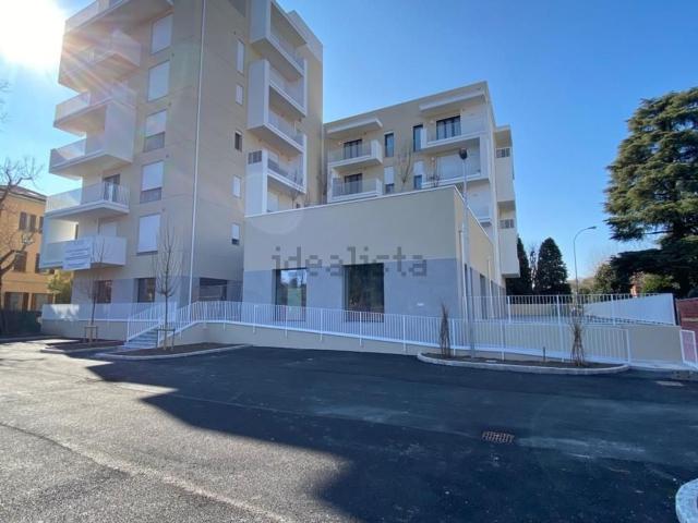 Locale in vendita di 100 m² in Via Eugenio Curiel