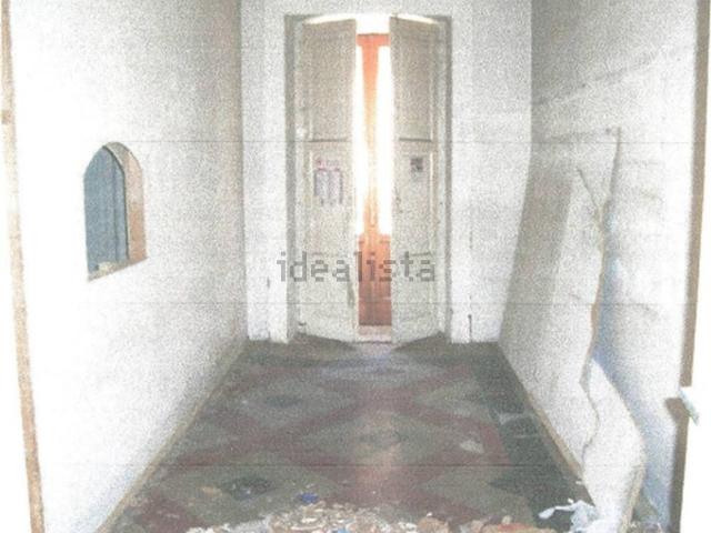 Locale in vendita di 100 m² in Via F Santelli