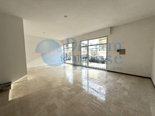 Locale in vendita di 100 m² in Via Firenze, 92