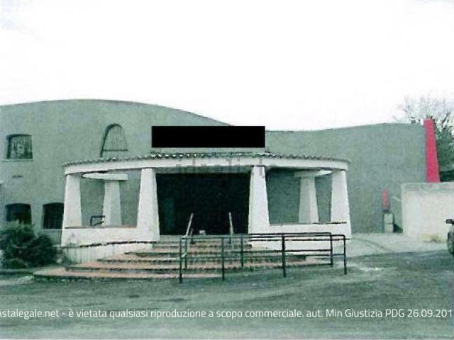 Locale in vendita di 100 m² in Via Flaminia Nord, 31