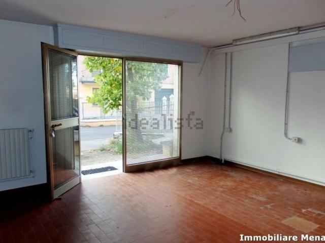Locale in vendita di 100 m² in Via IV Novembre