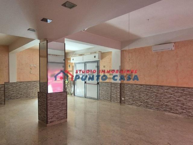 Locale in vendita di 100 m² in Via la Russa Giuseppe
