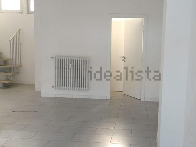 Locale in vendita di 100 m² in Via Luigi Alamanni, 51