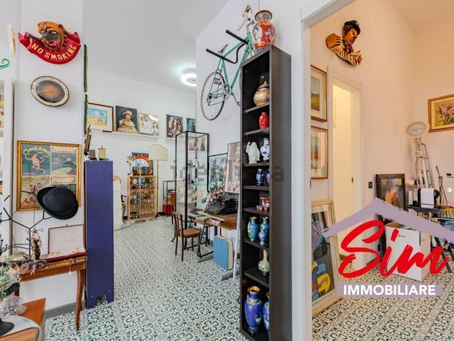 Locale in vendita di 100 m² in Via Monte San Michele, 13