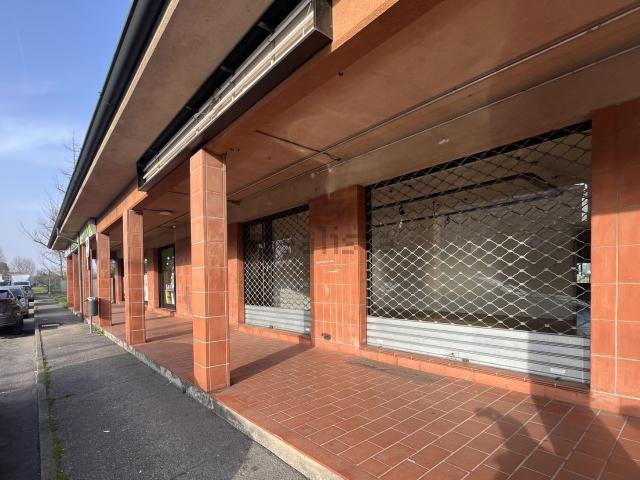 Locale in vendita di 100 m² in Via Monza, 80