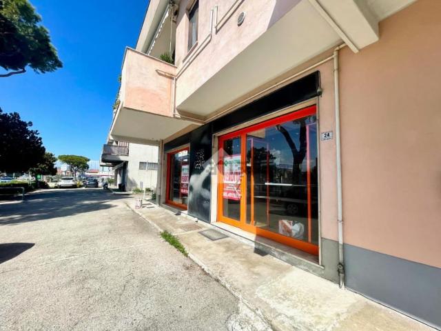 Locale in vendita di 100 m² in Via Matrino, 26