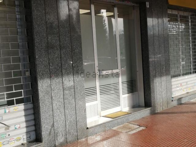 Locale in vendita di 100 m² in Via Matteo Bartoli, 2