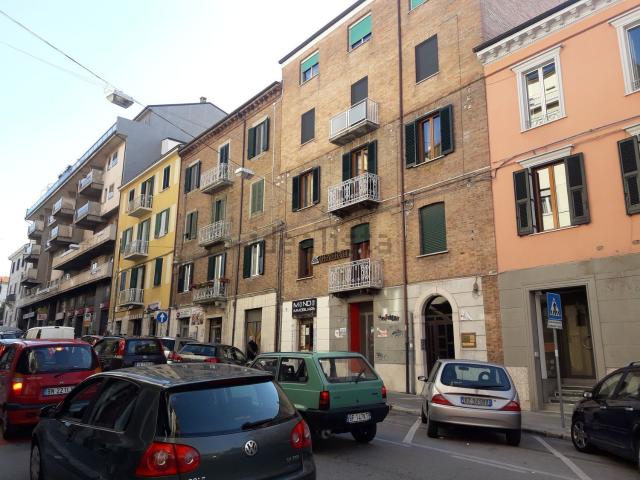 Locale in vendita di 100 m² in Via Mazzini, 113