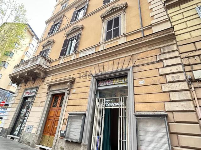 Locale in vendita di 100 m² in Via Merulana, 64