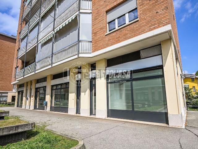 Locale in vendita di 100 m² in Via Michelangelo Buonarroti