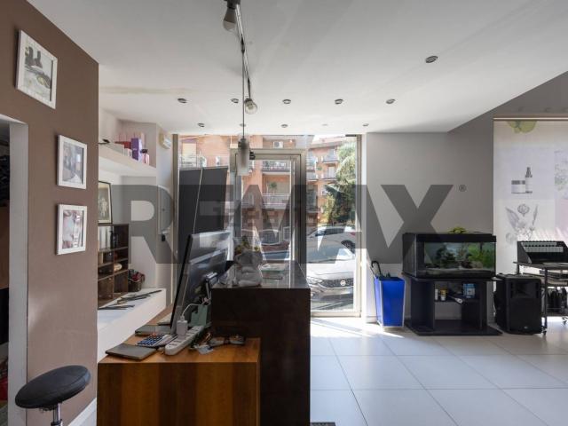Locale in vendita di 100 m² in Via Novaluce, 97