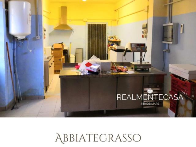 Locale in vendita di 100 m² in Via Novara