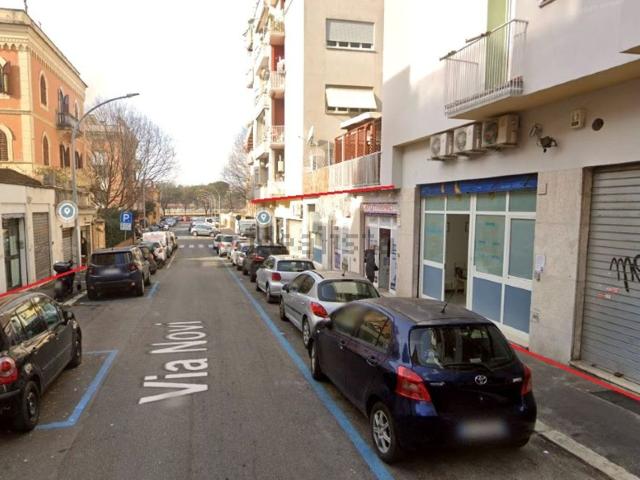 Locale in vendita di 100 m² in Via Novi