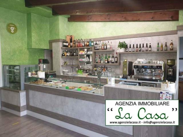 Locale in vendita di 100 m² in Via San Dionigi