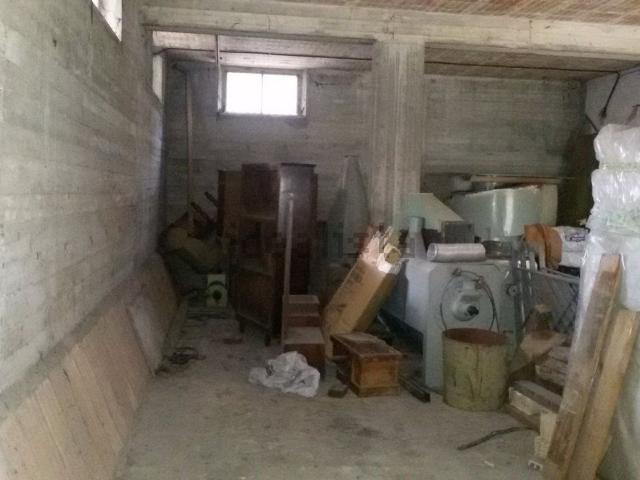 Locale in vendita di 100 m² in Via Sant&apos Agnese