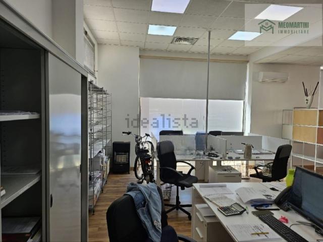 Locale in vendita di 100 m² in Via Senatore Avvocato Edoardo di Giovanni