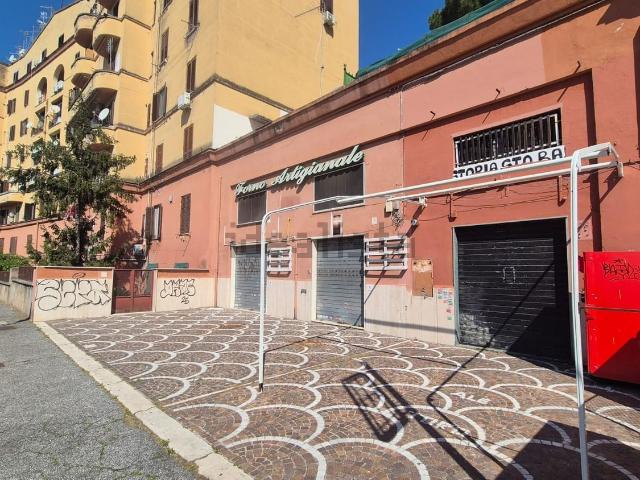 Locale in vendita di 100 m² in Via Stampalia