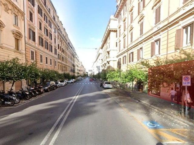 Locale in vendita di 100 m² in Via Po
