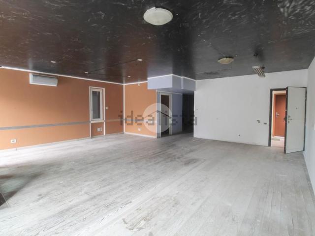 Locale in vendita di 100 m² in Via Papa Giovanni Paolo I, 1
