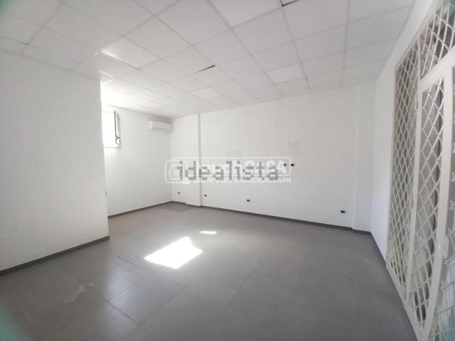 Locale in vendita di 100 m² in Via Presidio